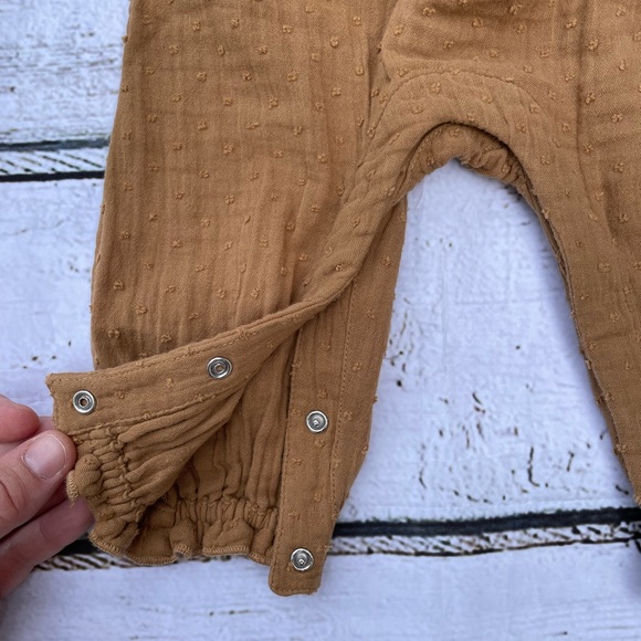 Smocked tie knot baby romper NWT size 6-12 months - Picture 3 of 9